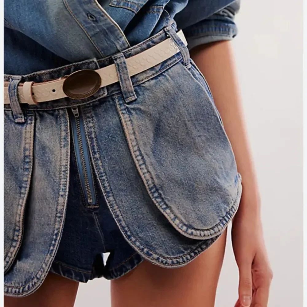 Free People We The Free Prince Street Denim Shorts Size 28